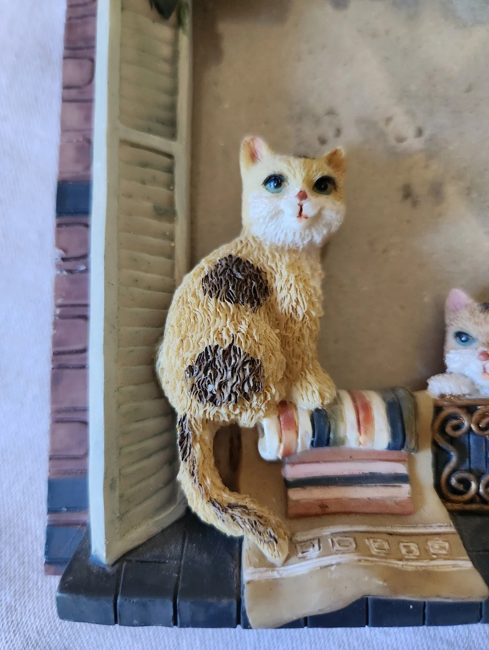 Vintage Cat Window Picture Frame Resin Floral Cottage Decor